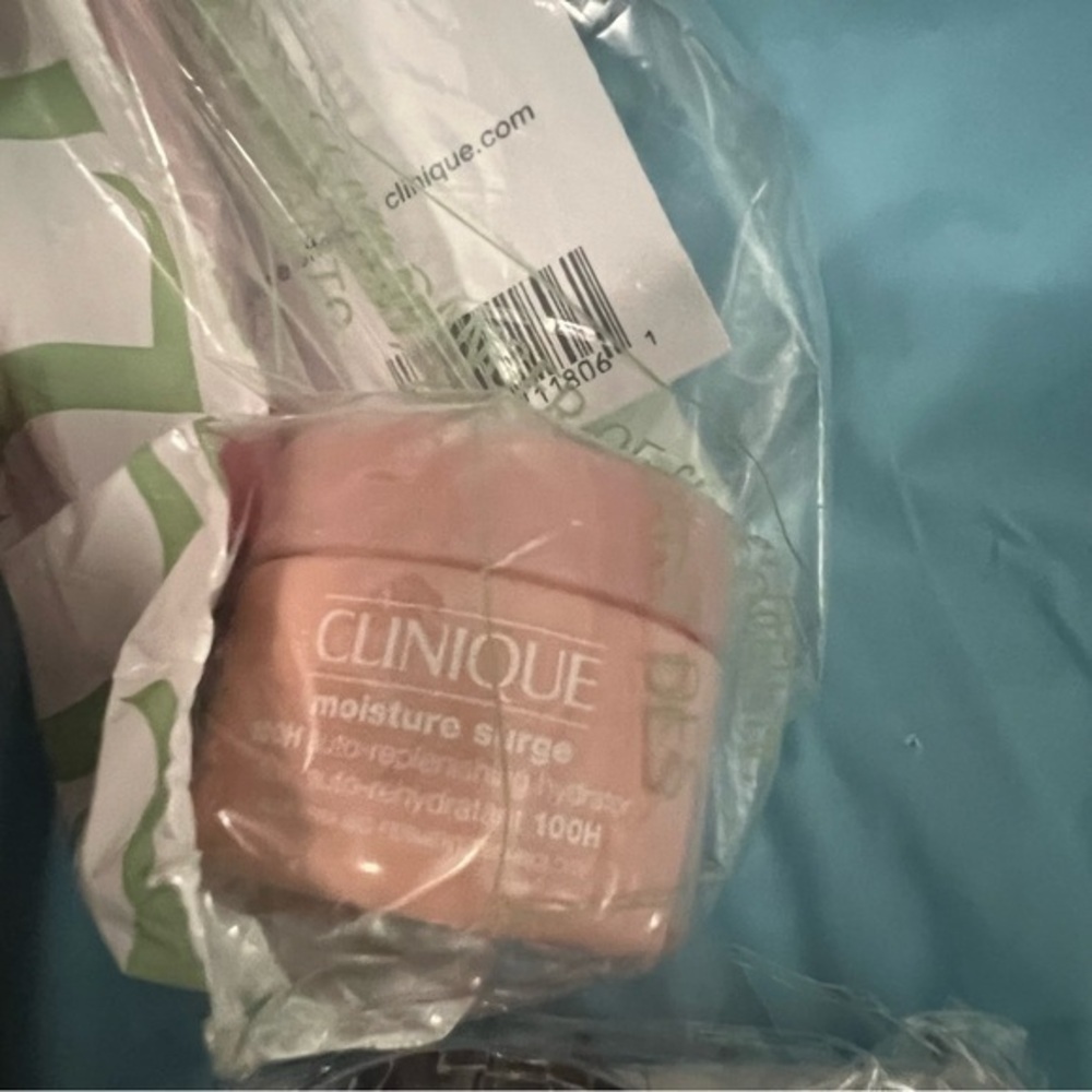 Makeup Bundle - Picture 3 of 16